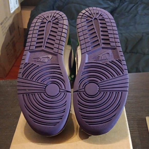 Jordan 1 Mid Rare Incredible Hulk Mens 8 Womens 9.5 EUC - Picture 9 of 9